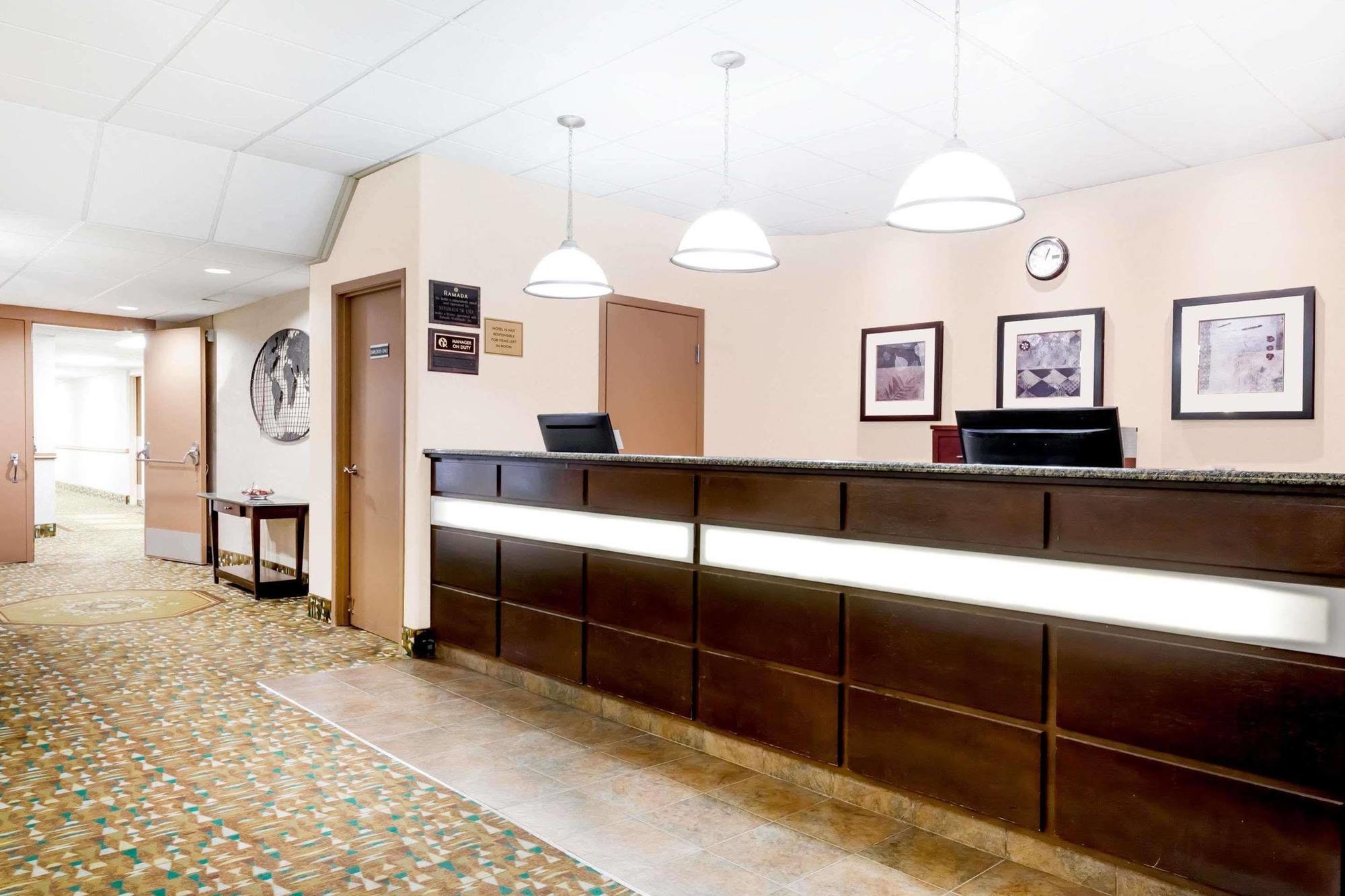 Ramada By Wyndham Yorkton Hotel Ngoại thất bức ảnh
