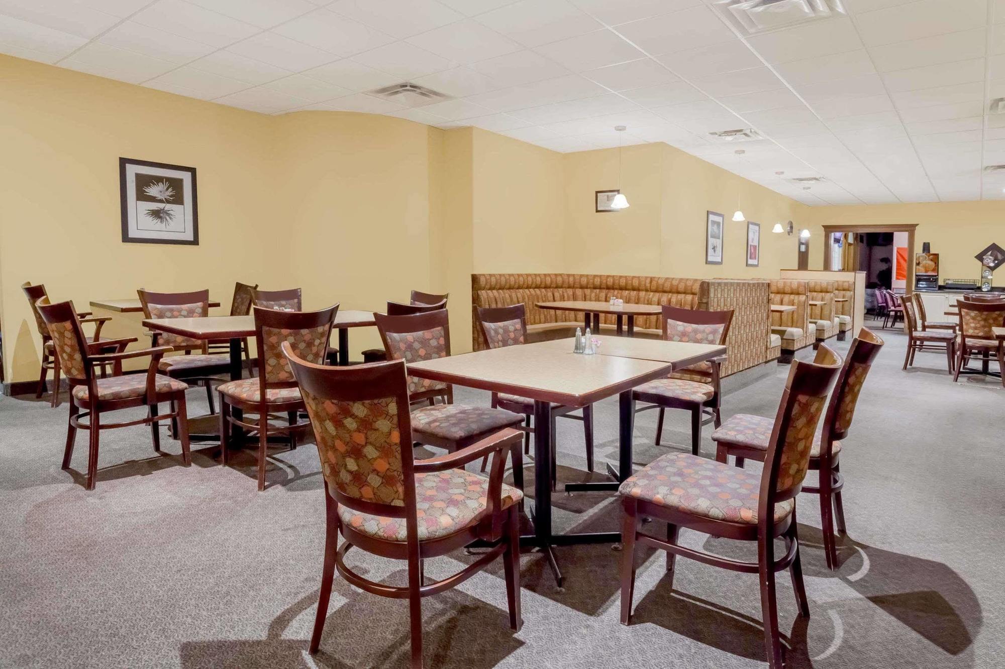 Ramada By Wyndham Yorkton Hotel Ngoại thất bức ảnh