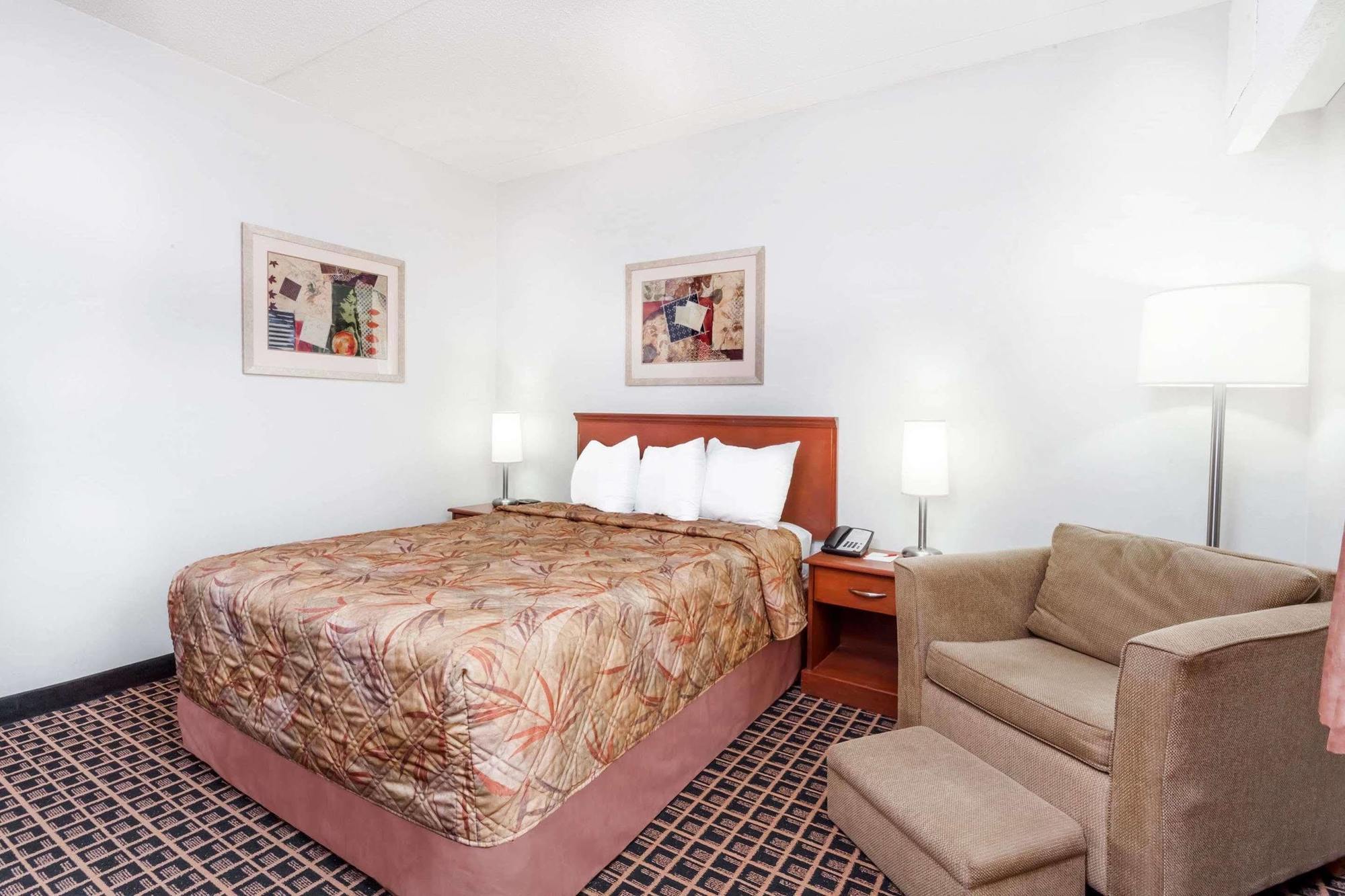 Ramada By Wyndham Yorkton Hotel Ngoại thất bức ảnh