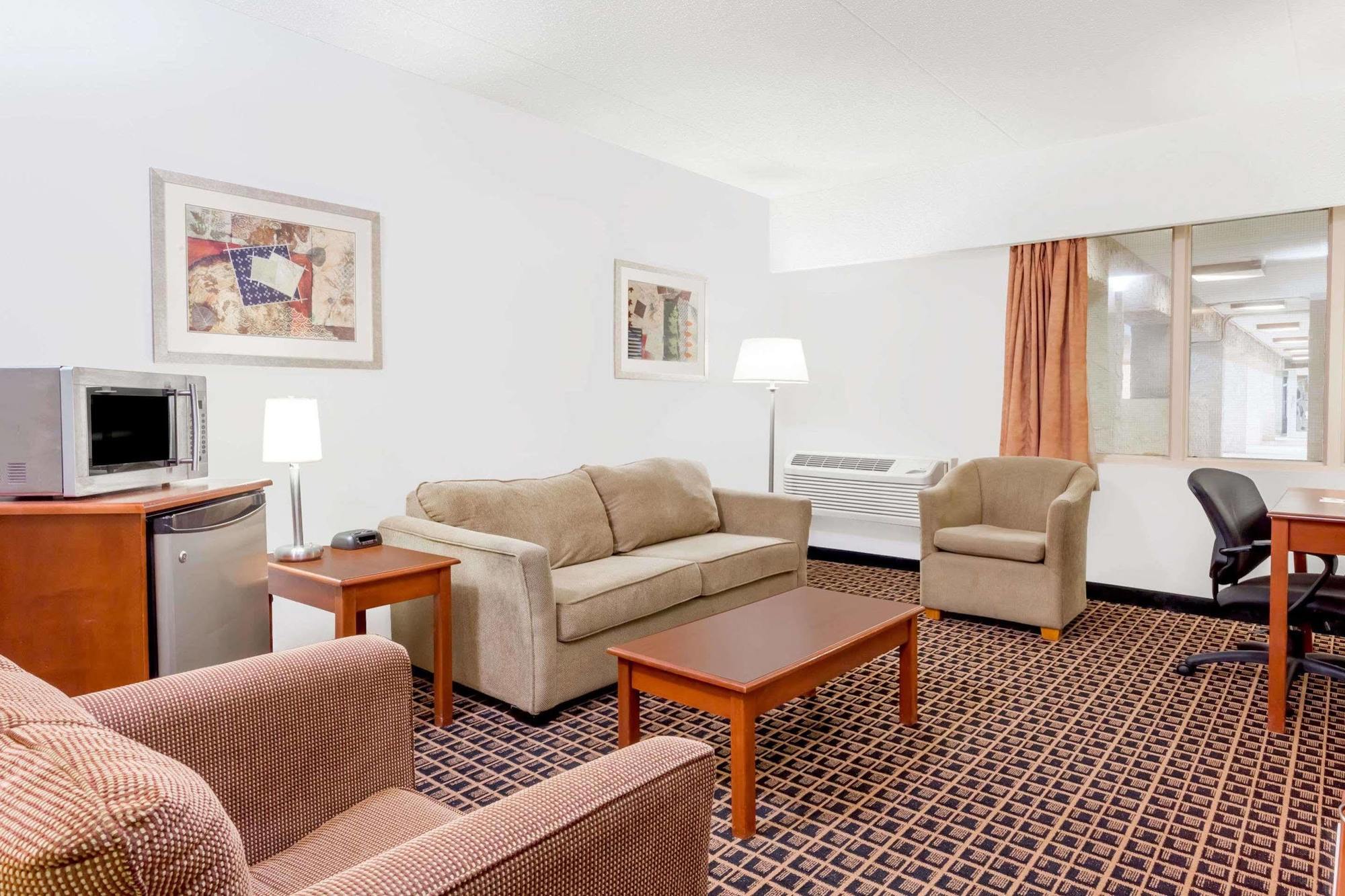 Ramada By Wyndham Yorkton Hotel Ngoại thất bức ảnh
