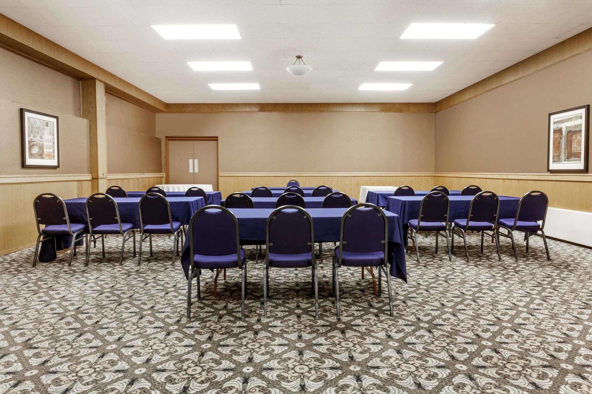Ramada By Wyndham Yorkton Hotel Ngoại thất bức ảnh
